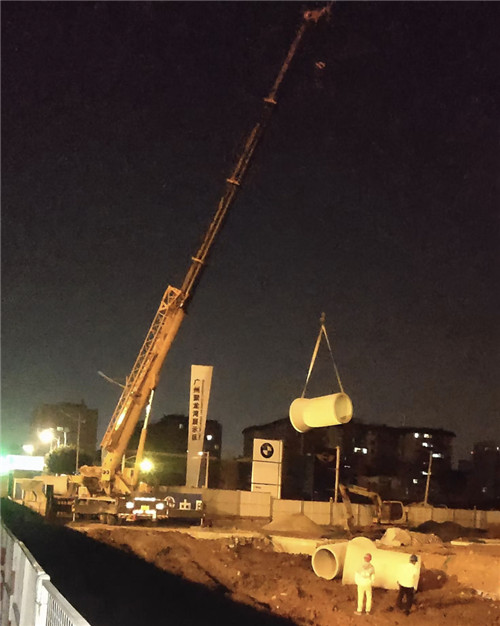 辰溪县“弯臂矫正”—— 吊车的 “形变补偿” 技术